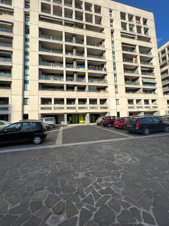 Station Apartment *